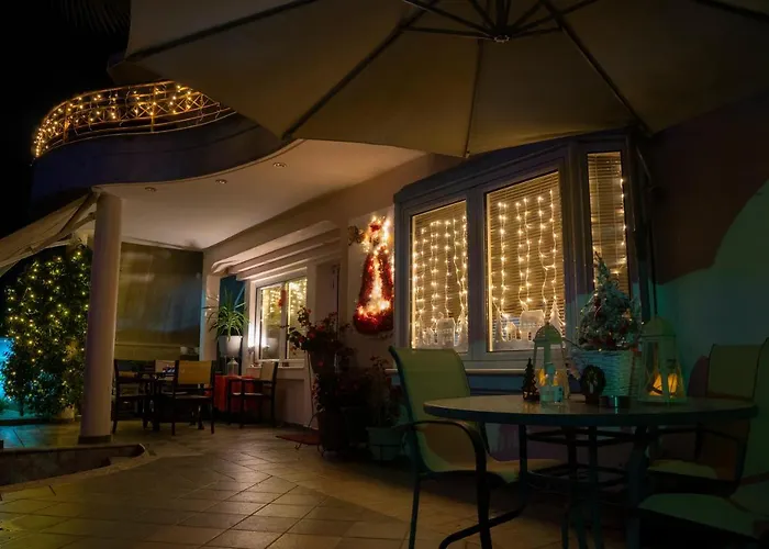 Santa Monica * Trikala (Thessaly)