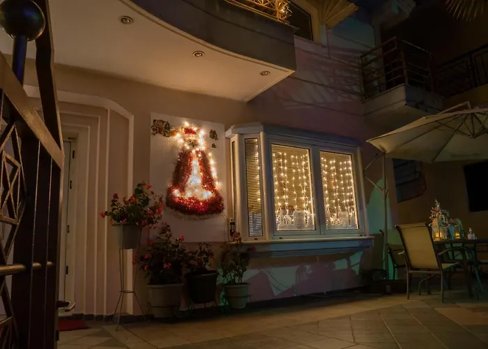 Santa Monica * Trikala (Thessaly)