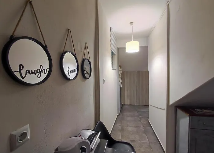 Santa Monica Homestay *